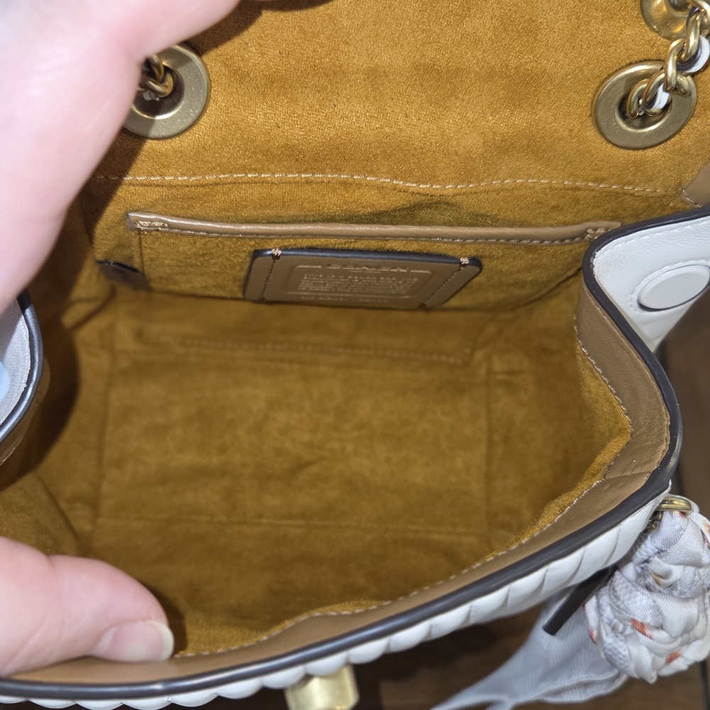 Parker Convertible Backpack 16 With Quilting - Picture 7 of 8